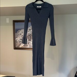 Chic Navy Ribbed Knit Dress with V-Neck